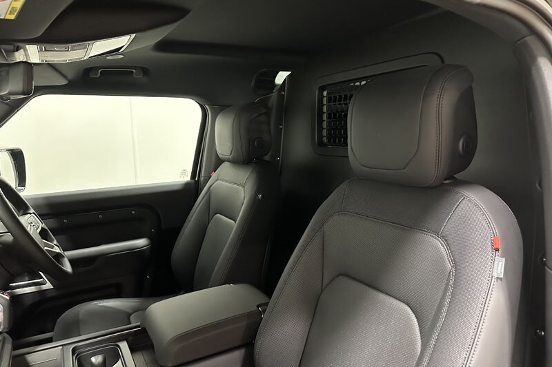 Used Land Rover Defender 2024 for sale - 77406454: Photo 40