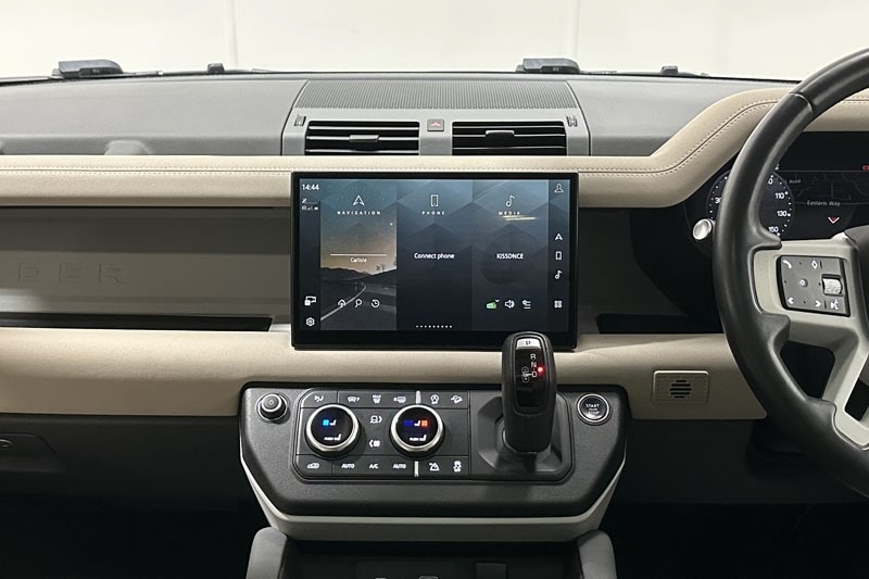 Used Land Rover Defender 2022 for sale - 77106128: Photo 14