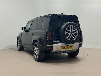 Used Land Rover Defender 2024 for sale - 79571903: Photo