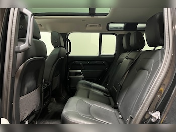Used Land Rover Defender 2024 for sale - 79571903: Photo