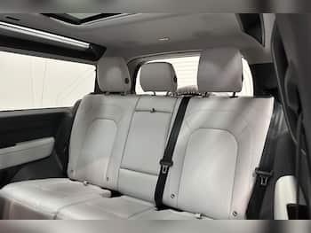 Used Land Rover Defender 2025 for sale - 79771549: Photo