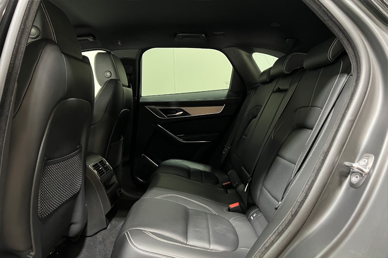 Used Jaguar F-Pace 2023 for sale - 76981806: Photo 4