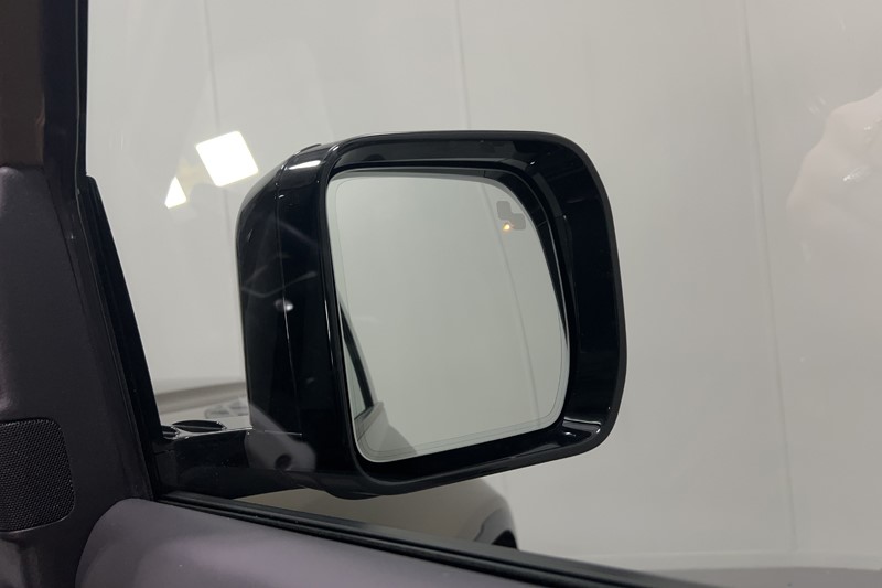 Used Land Rover Defender 2024 for sale - 77665191: Photo 24