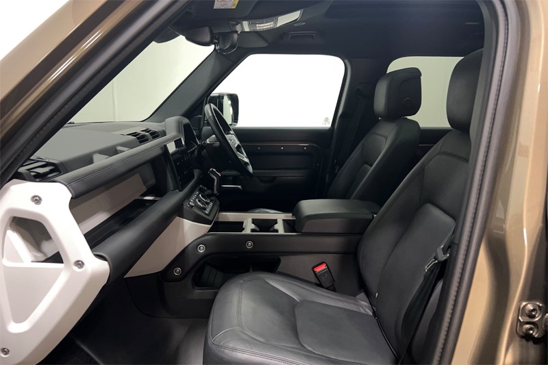 Used Land Rover Defender 2024 for sale - 77665191: Photo 3