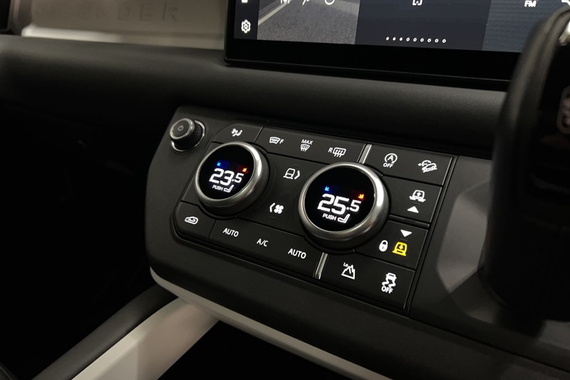 Used Land Rover Defender 2024 for sale - 77665191: Photo 33