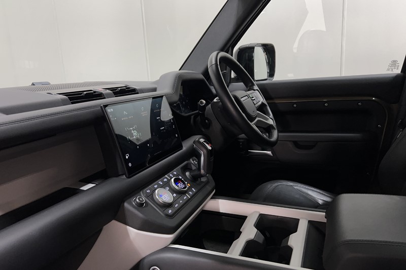 Used Land Rover Defender 2024 for sale - 77665191: Photo 42