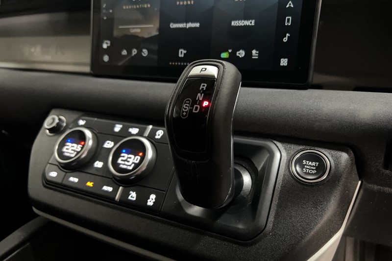 Used Land Rover Defender 2023 for sale - 77745982: Photo 13