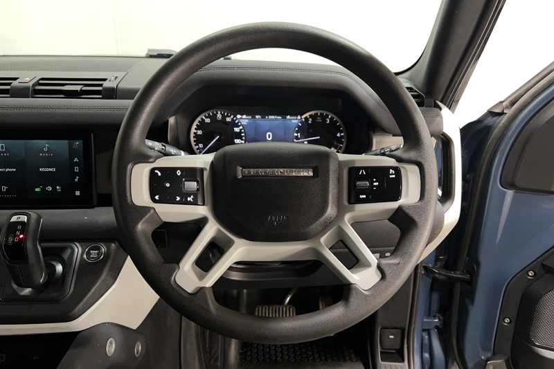 Used Land Rover Defender 2023 for sale - 77745982: Photo 15