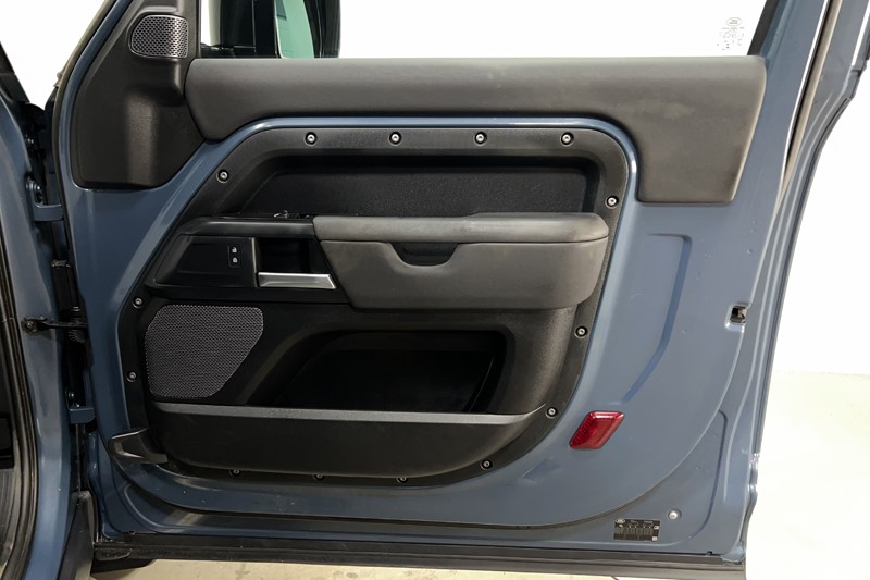 Used Land Rover Defender 2023 for sale - 77745982: Photo 23