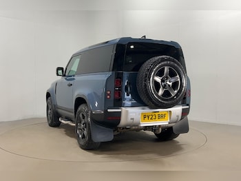 Used Land Rover Defender 2023 for sale - 77745982: Photo