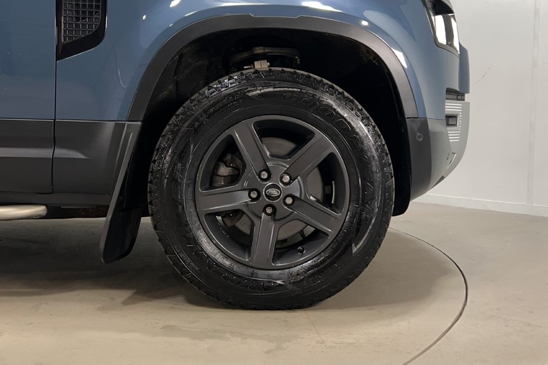 Used Land Rover Defender 2023 for sale - 77745982: Photo 8