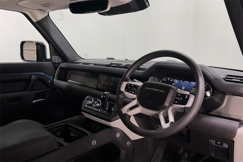 Used Land Rover Defender 2023 for sale - 77745982: Photo 9