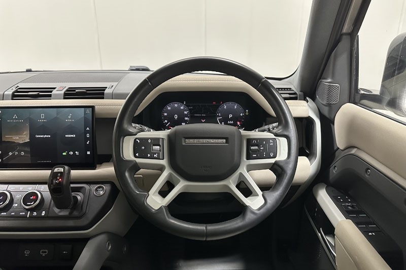 Used Land Rover Defender 2022 for sale - 76982446: Photo 15