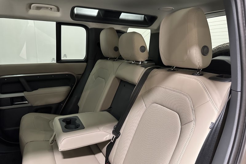 Used Land Rover Defender 2022 for sale - 76982446: Photo 46