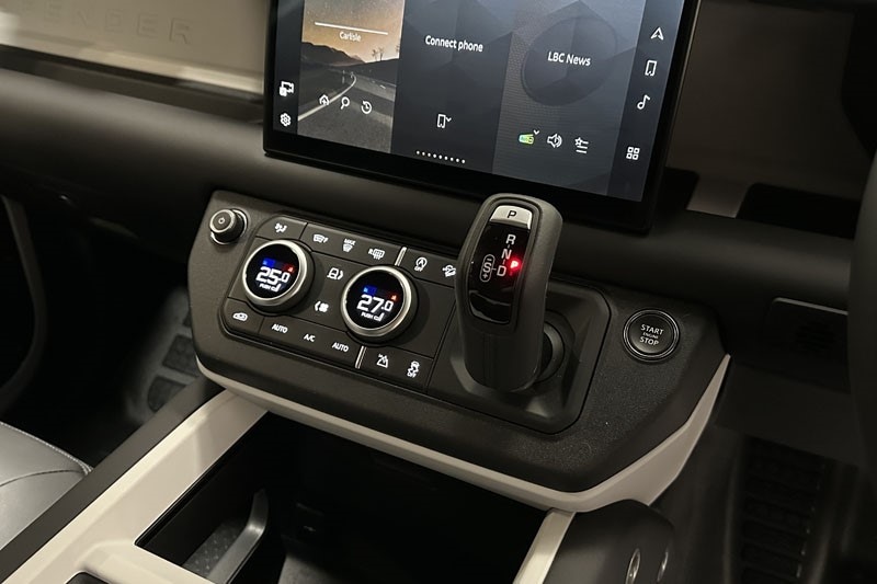 Used Land Rover Defender 2025 for sale - 77022990: Photo 13