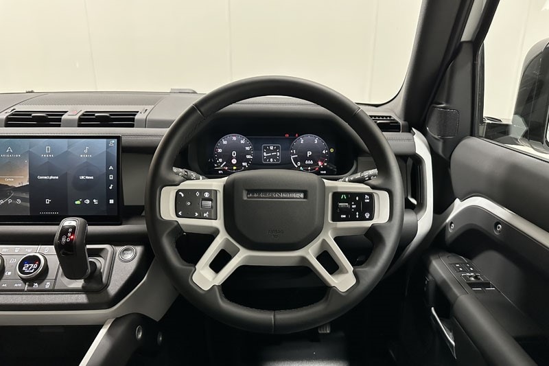 Used Land Rover Defender 2025 for sale - 77022990: Photo 15