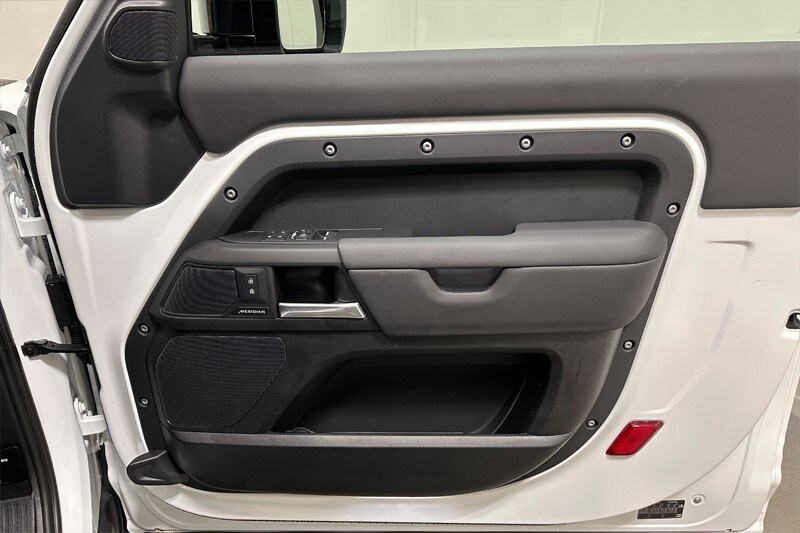 Used Land Rover Defender 2025 for sale - 77022990: Photo 21