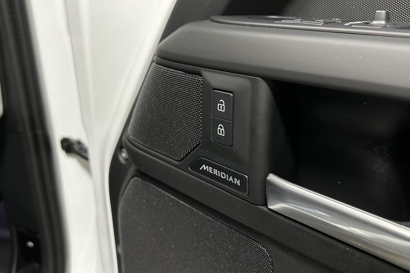 Used Land Rover Defender 2025 for sale - 77022990: Photo 23