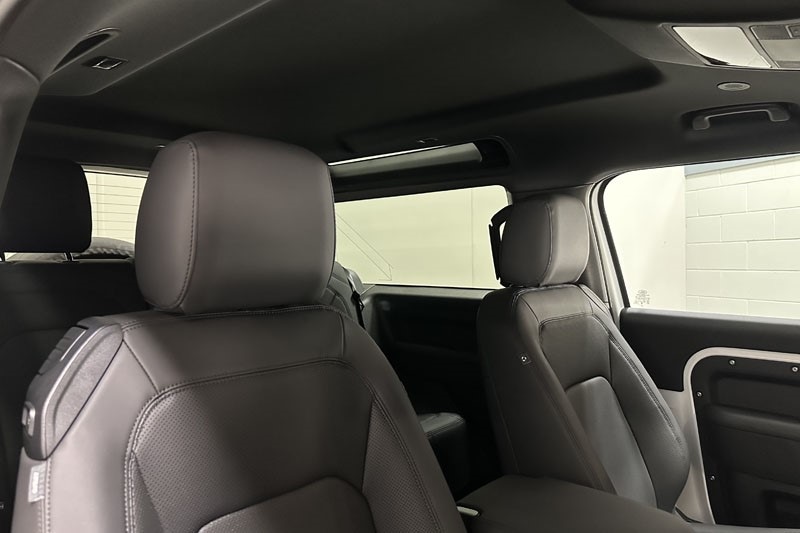 Used Land Rover Defender 2025 for sale - 77022990: Photo 27