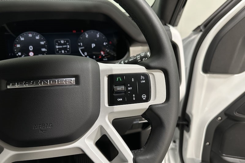 Used Land Rover Defender 2025 for sale - 77022990: Photo 30