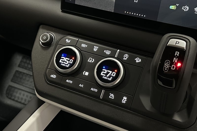 Used Land Rover Defender 2025 for sale - 77022990: Photo 32