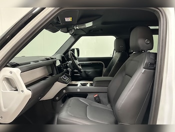 Used Land Rover Defender 2025 for sale - 77022990: Photo