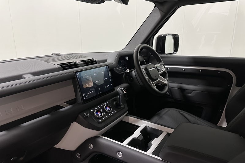 Used Land Rover Defender 2025 for sale - 77022990: Photo 40