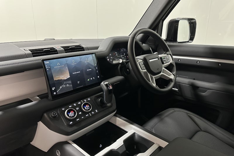 Used Land Rover Defender 2025 for sale - 77022990: Photo 41