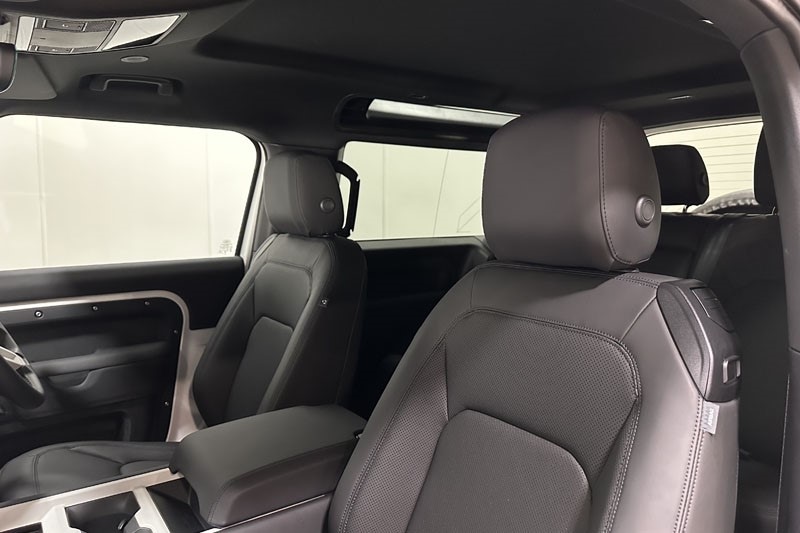 Used Land Rover Defender 2025 for sale - 77022990: Photo 42