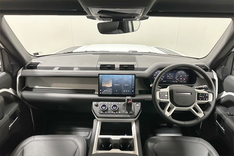 Used Land Rover Defender 2025 for sale - 77022990: Photo 9