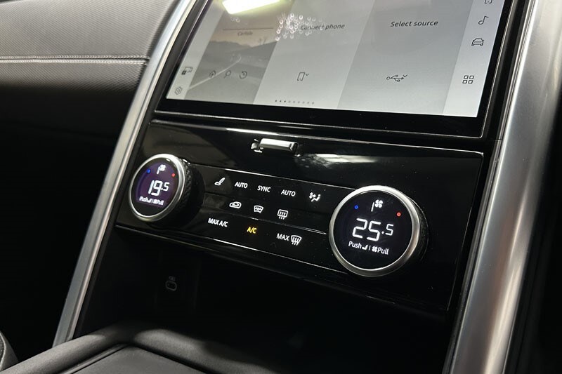 Used Land Rover Discovery 2022 for sale - 76982440: Photo 31