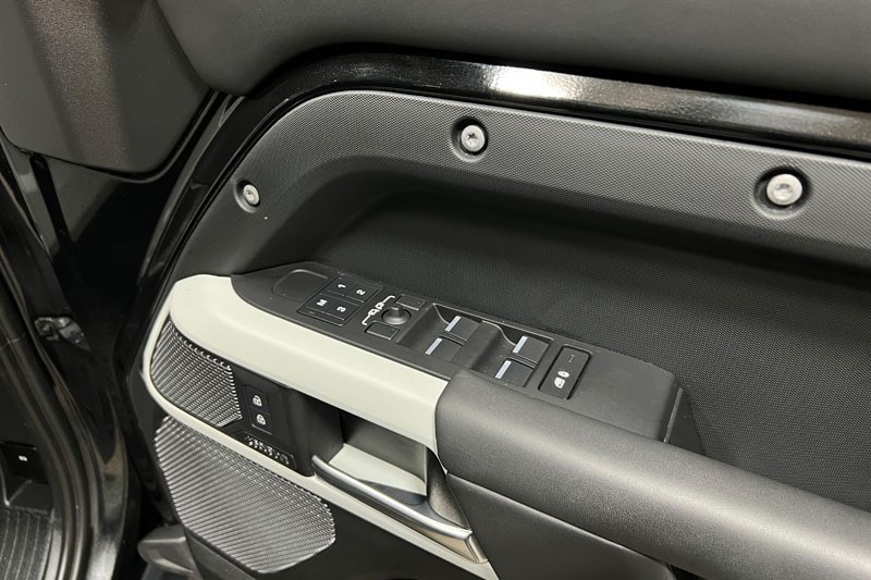 Used Land Rover Defender 2023 for sale - 77375924: Photo 23