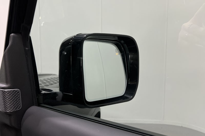 Used Land Rover Defender 2023 for sale - 77375924: Photo 24