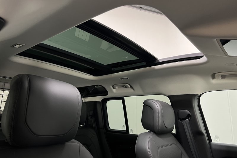 Used Land Rover Defender 2023 for sale - 77375924: Photo 28