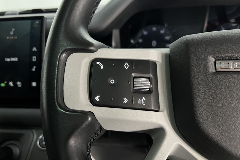 Used Land Rover Defender 2023 for sale - 77375924: Photo 30