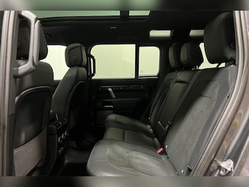 Used Land Rover Defender 2023 for sale - 79140575: Photo