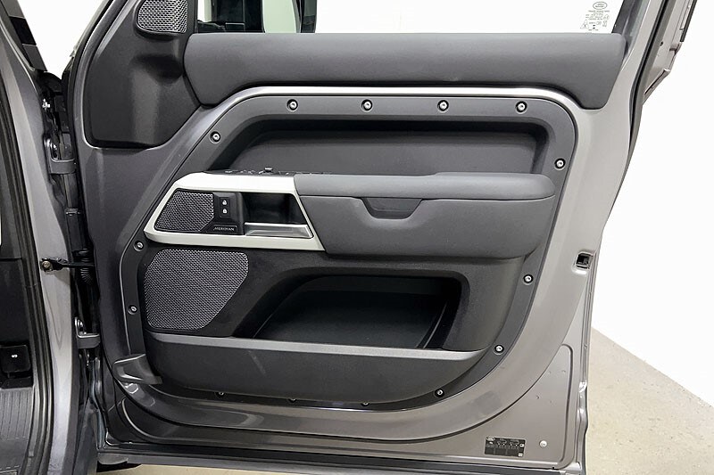 Used Land Rover Defender 2022 for sale - 77961848: Photo 21