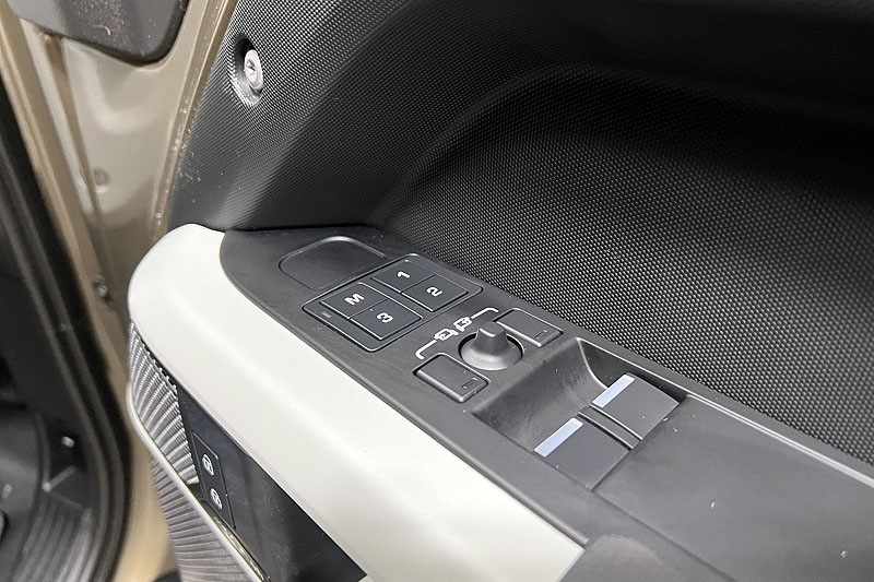 Used Land Rover Defender 2023 for sale - 77350059: Photo 23