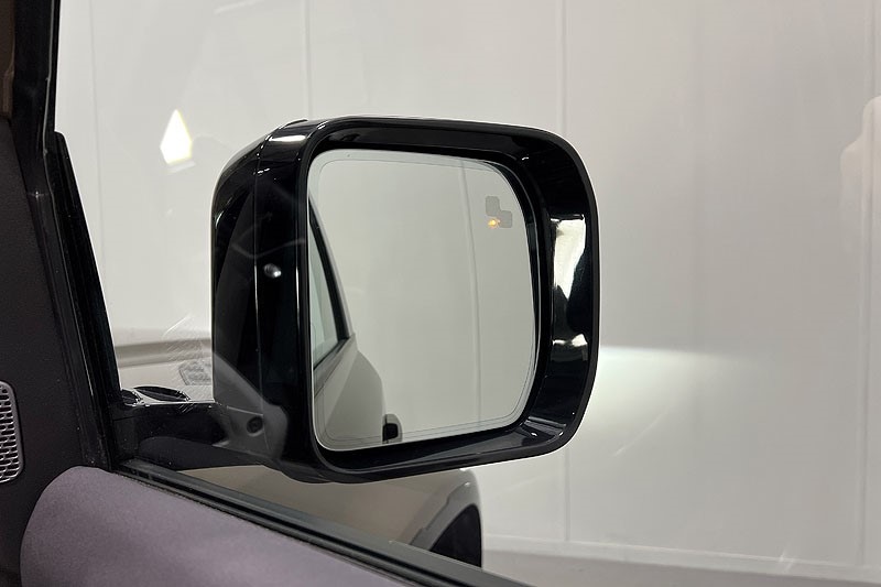 Used Land Rover Defender 2023 for sale - 77350059: Photo 24