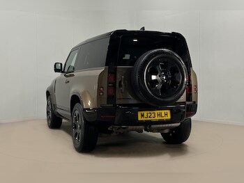 Used Land Rover Defender 2023 for sale - 77350059: Photo