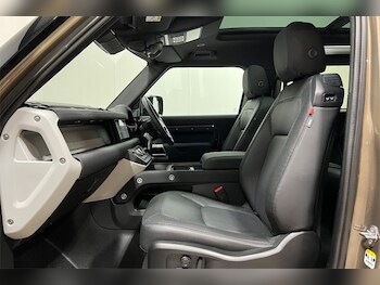 Used Land Rover Defender 2023 for sale - 77350059: Photo