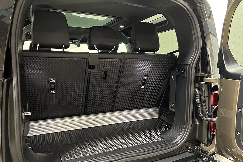Used Land Rover Defender 2023 for sale - 77350059: Photo 43