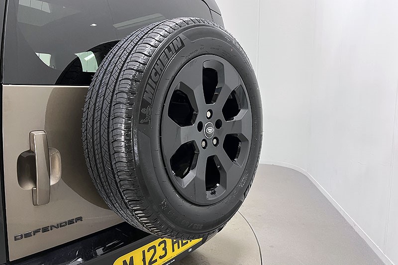 Used Land Rover Defender 2023 for sale - 77350059: Photo 45