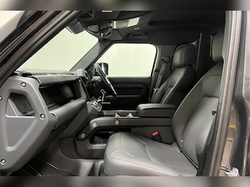 Used Land Rover Defender 2025 for sale - 78581628: Photo