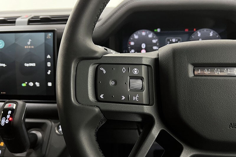 Used Land Rover Defender 2025 for sale - 77339568: Photo 32