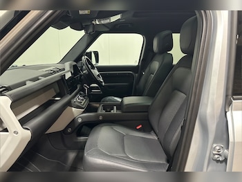 Used Land Rover Defender 2022 for sale - 79136987: Photo