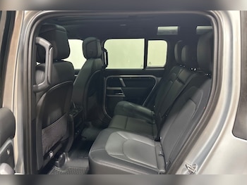 Used Land Rover Defender 2022 for sale - 79136987: Photo