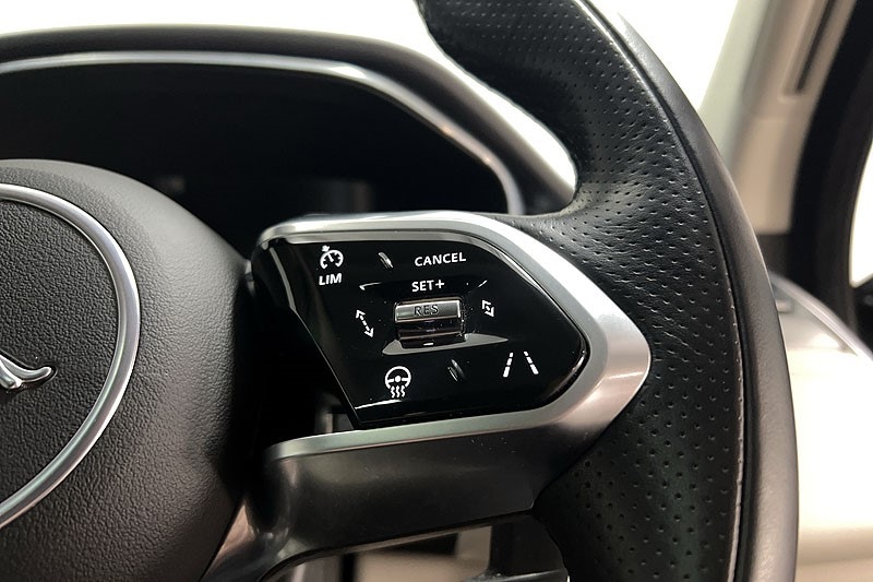 Used Jaguar F-Pace 2023 for sale - 77653276: Photo 29