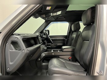 Used Land Rover Defender 2023 for sale - 77545422: Photo