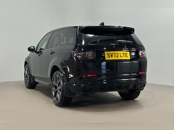 Used Land Rover Discovery Sport 2022 for sale - 76981622: Photo